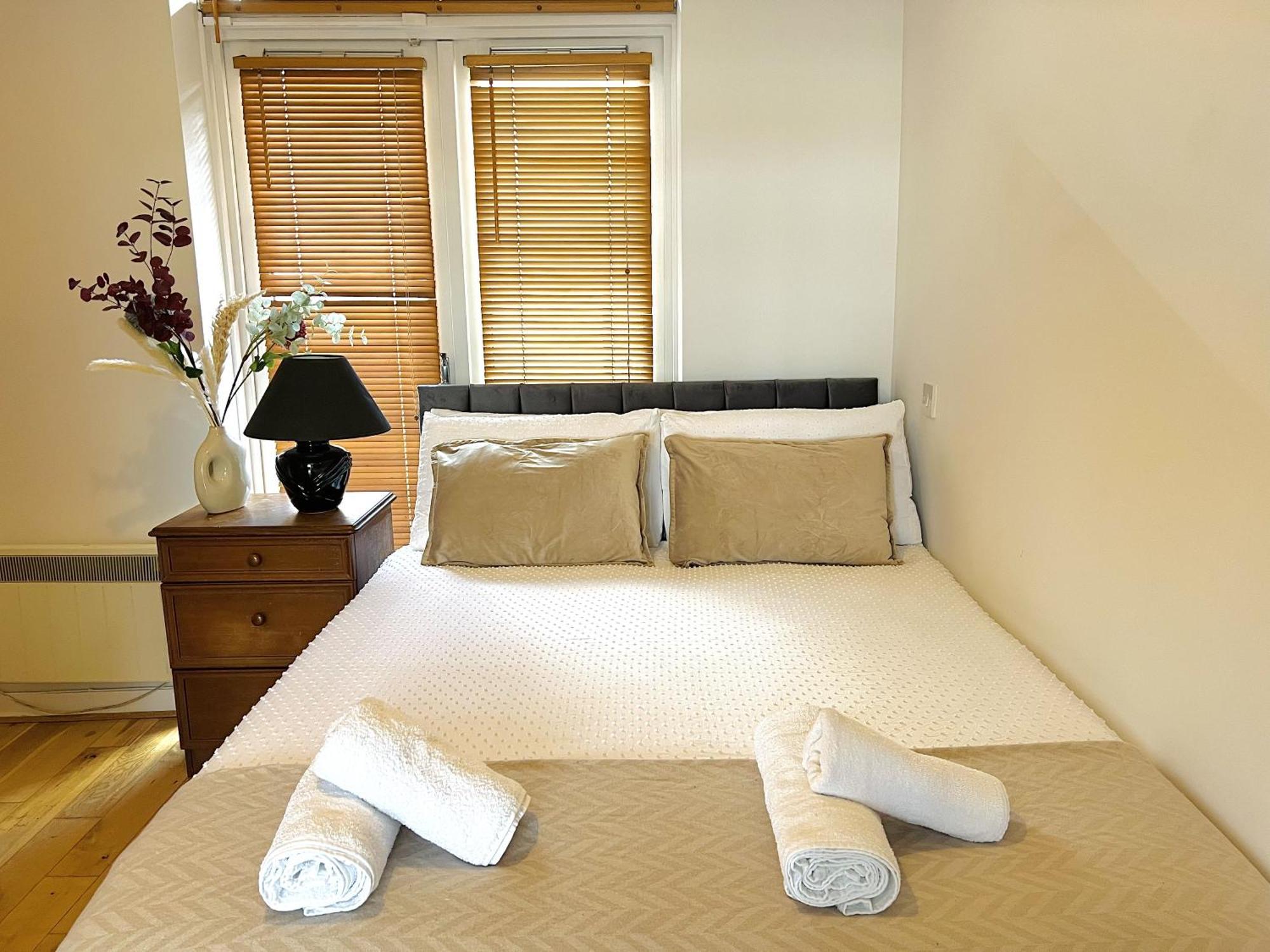 Cosy River View Flat At Temple Bar Dublin Eksteriør billede